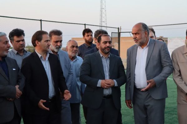 افتتاح زمین چمن مصنوعی روستای سنجدک شهرستان بهاباد با حضور محمد رضا صباغیان ،سرپرست معاونت توسعه مدیریت و منابع استانداری،فرماندار ،برخی از اعضای شورای شهر و دیگر مسئولین استانی و شهرستانی