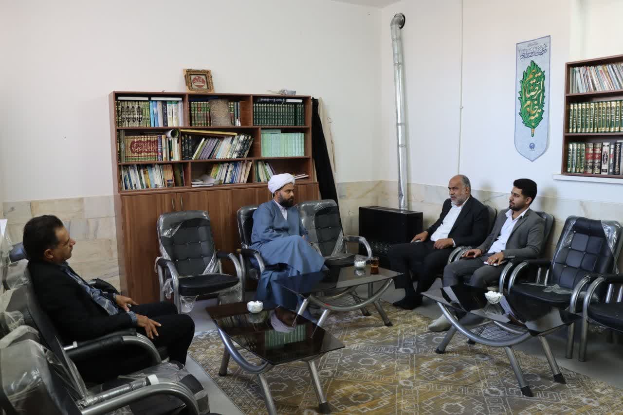دیدار محمد رضا صباغیان با امام جمعه شهرستان مروست پیرامون مشکلات و اولویت های شهرستان