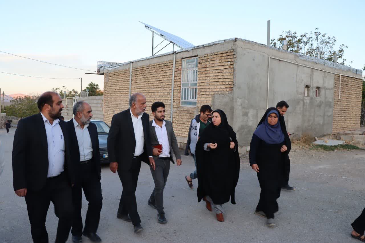 بازدید محمد رضا صباغیان به همراه مسئولین شهرستان از روستای برزگر شهرستان مروست