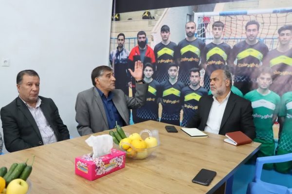 دیدار محمد‌‌رضا صباغیان با جمعی از ورزشکاران و کادر فنی‌ تیم فوتسال شهدای شهرستان ابرکوه