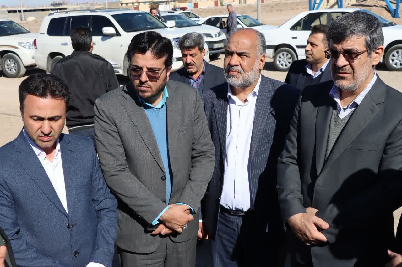 بازدید محمد رضا صباغیان، استاندار استان یزد و برخی از مسئولین استانی و شهرستانی از پروژه نهضت ملی مسکن شهرستان خاتم