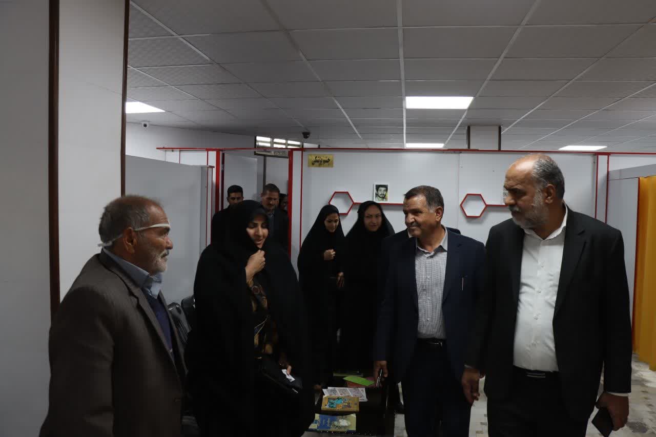 بازدید محمد رضا صباغیان از کلینیک جام جم شهرستان مروست با همراهی سرپرست فرمانداری و برخی از اعضای شورای شهر با هدف بررسی مشکلات این کلینیک 