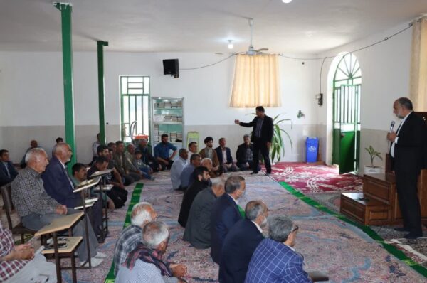 بازدید محمد رضا صباغیان از روستای مبارکه شهرستان مروست با همراهی سرپرست فرمانداری شهرستان و برخی از اعضای شورای شهر