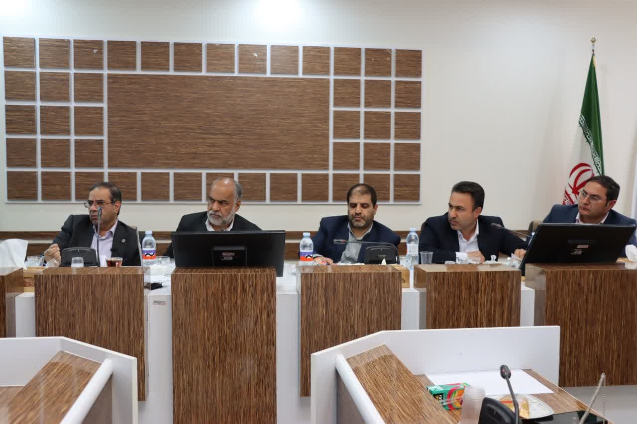 برگزاری جلسه محمد رضا صباغیان با مسئولین بهداشت و درمان شهرستان خاتم