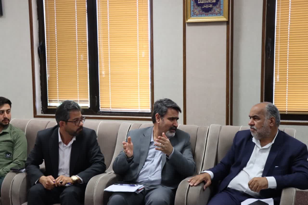 جلسه محمد رضا صباغیان با فرماندار ، معاونین و بخشداران شهرستان ابرکوه