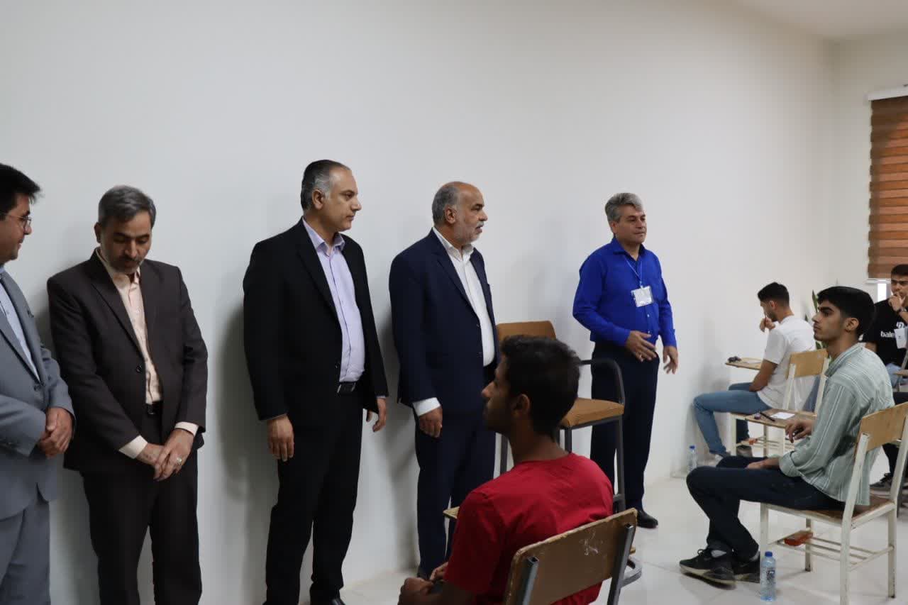 بازدید محمد رضا صباغیان از حوزه برگزاری کنکور ۱۴۰۴