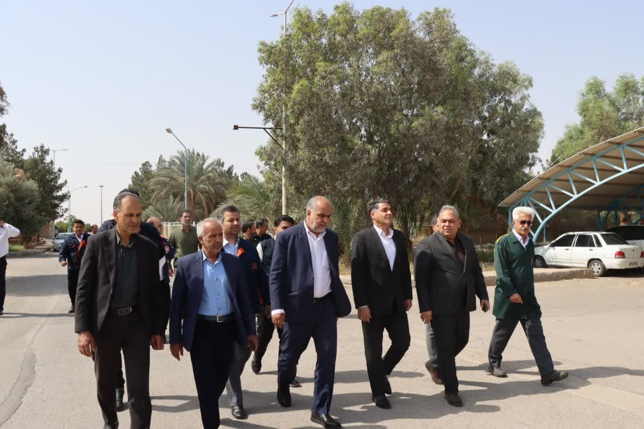 بازدید محمد رضا صباغیان از کارخانجات تعمیرات لوکوموتیو شهرستان بافق