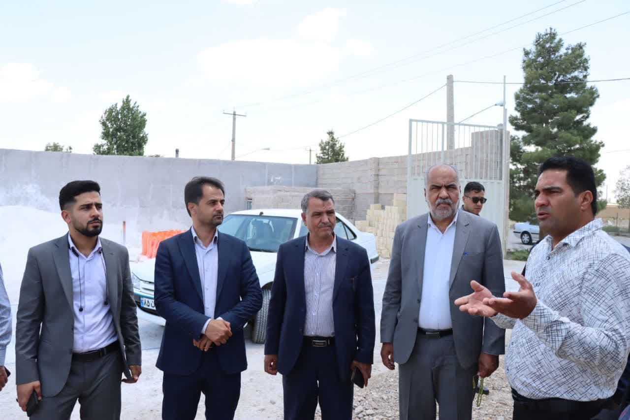 بازدید محمد رضا صباغیان از کارگاه بازیافت مصالح ساختمانی شهرستان مروست 