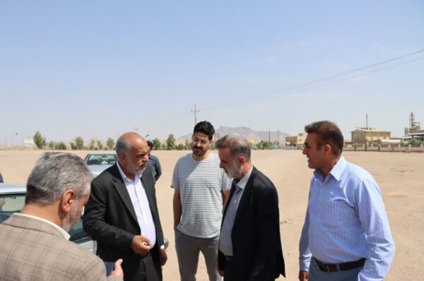 بازدید محمد رضا صباغیان با همراهی فرماندار، معاونین فرماندار و بخشدار بخش مرکزی از اطراف کارخانه کیمیاداران شهرستان بهاباد