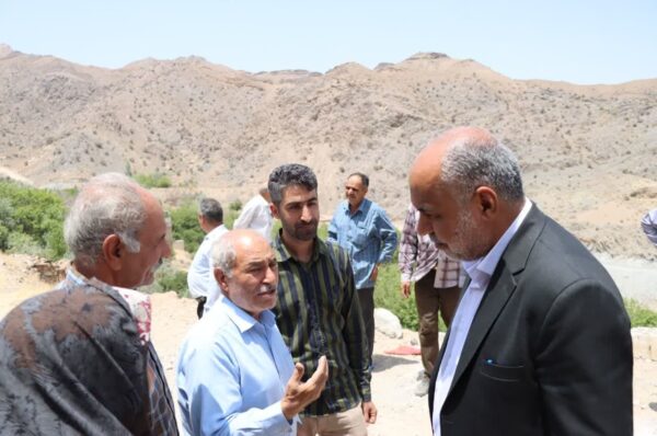 بازدید محمد رضا صباغیان با همراهی فرماندار، معاون فرماندار و بخشدار از روستای ندن علیا شهرستان بهاباد با هدف بررسی مشکلات