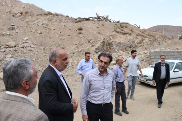 بازدید محمد رضا صباغیان با همراهی فرماندار، معاون فرماندار و بخشدار از روستای درند شهرستان بهاباد با هدف بررسی مشکلات