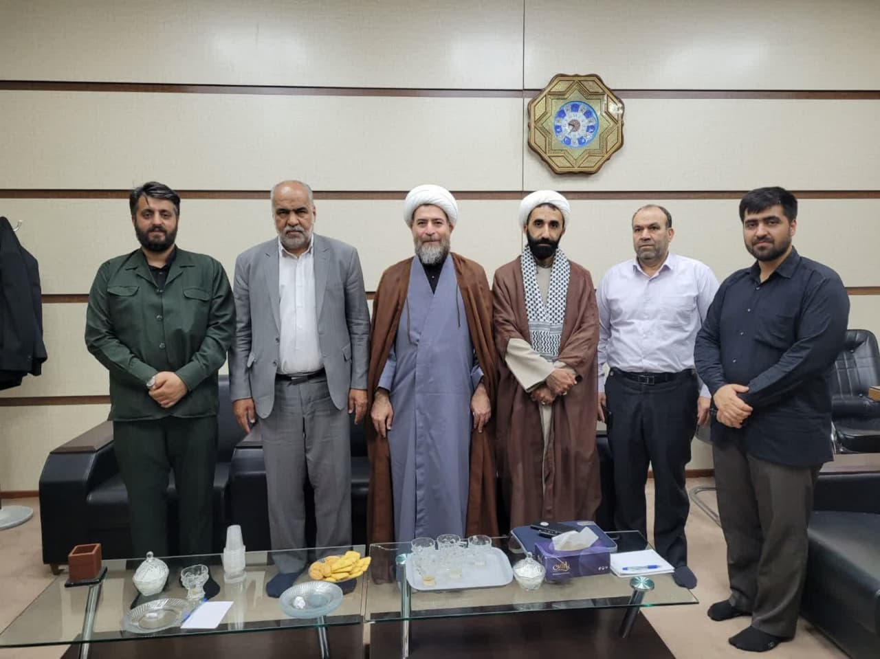 نشست محمدرضا صباغیان با حجتالاسلام علیرضا نجیمی مدیرکل تبلیغات اسلامی استان یزد و چند تن از همکاران ایشان