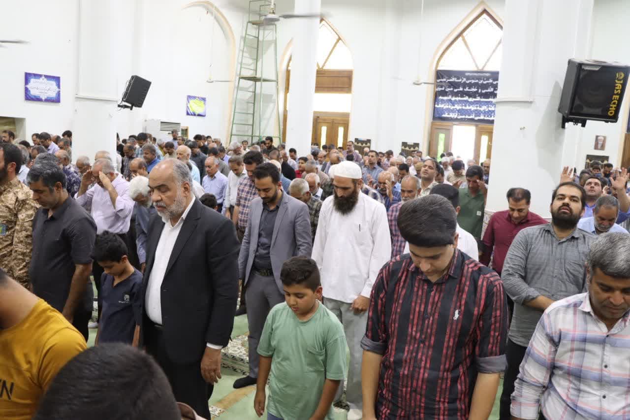حضور محمد رضا صباغیان در نماز عبادی سیاسی جمعه