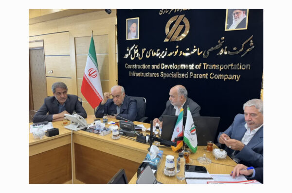 نشست محمد رضا صباغیان با هوشنگ بازوند معاون وزیر و مدیرعامل شرکت ساخت و توسعه زیربناهای حمل و نقل کشور