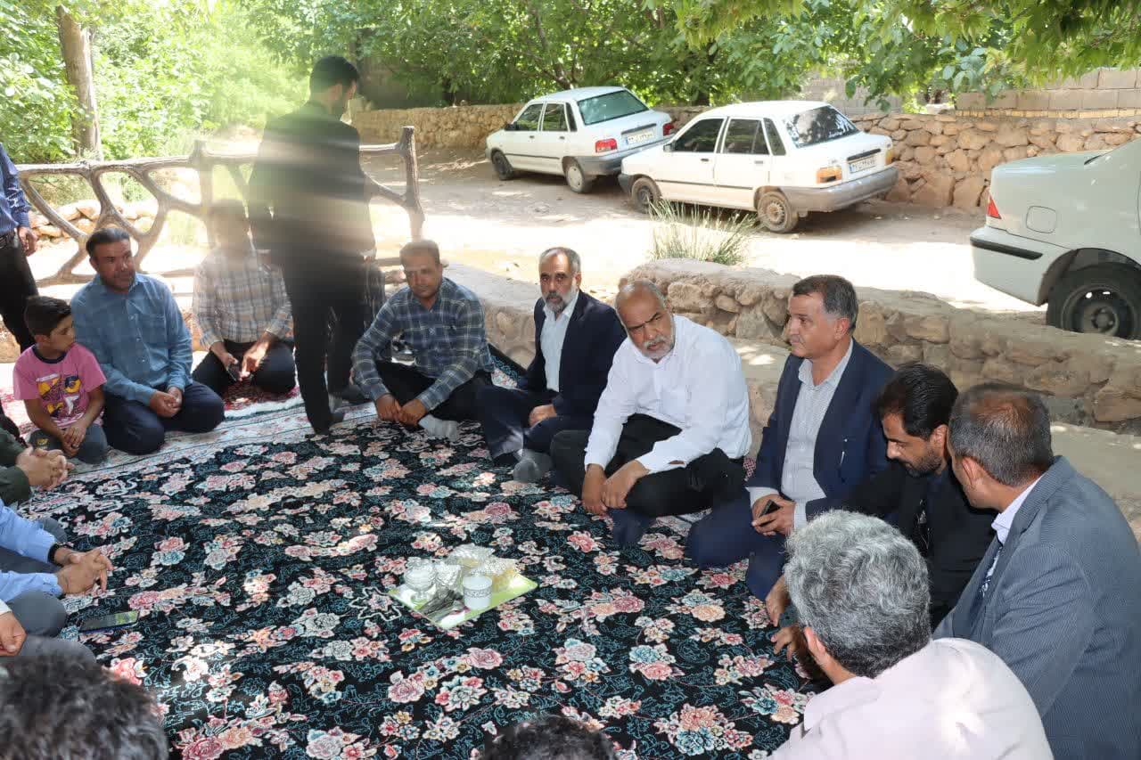 بازدید محمد رضا صباغیان از منطقه گردشگری کُر شهرستان مروست با هدف بررسی مشکلات این مجموعه