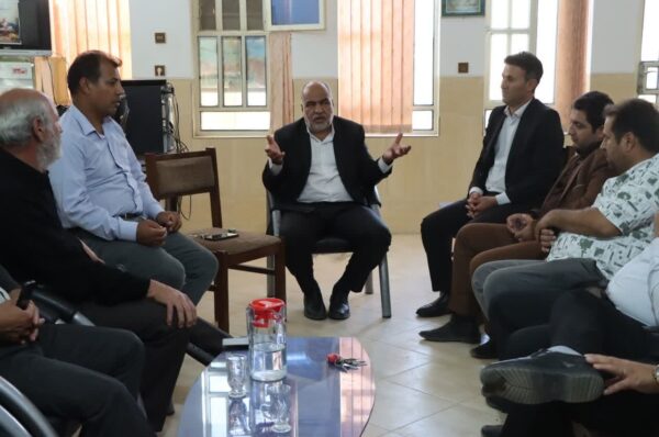  نشست محمدرضا صباغیان با اعضای کمیسیون گردشگری دفتر نماینده در شهرستان خاتم