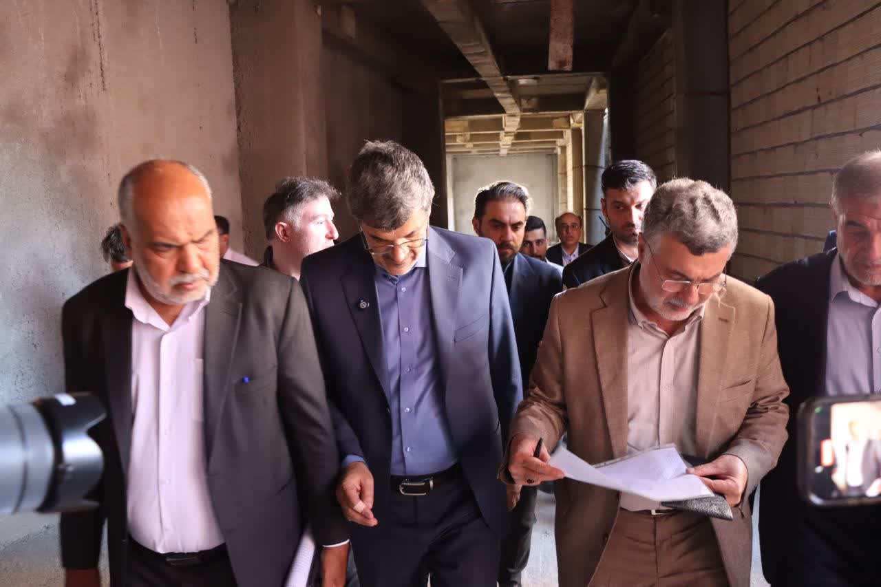 بازدید وزیر بهداشت،درمان و آموزش پزشکی، محمد رضا صباغیان نماینده مردم در مجلس شورای اسلامی ، استاندار یزد، و برخی از نمایندگان استان در مجلس از پروژه طب تولید مثل بیمارستان شهید صدوقی(ره) یزد