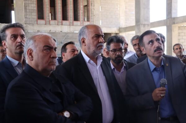 بازدید معاون وزیر راه و شهرسازی و مدیرعامل شرکت ساخت و توسعه زیربناهای حمل‌ونقل کشور از پروژه ایستگاه راه‌آهن ابرکوه