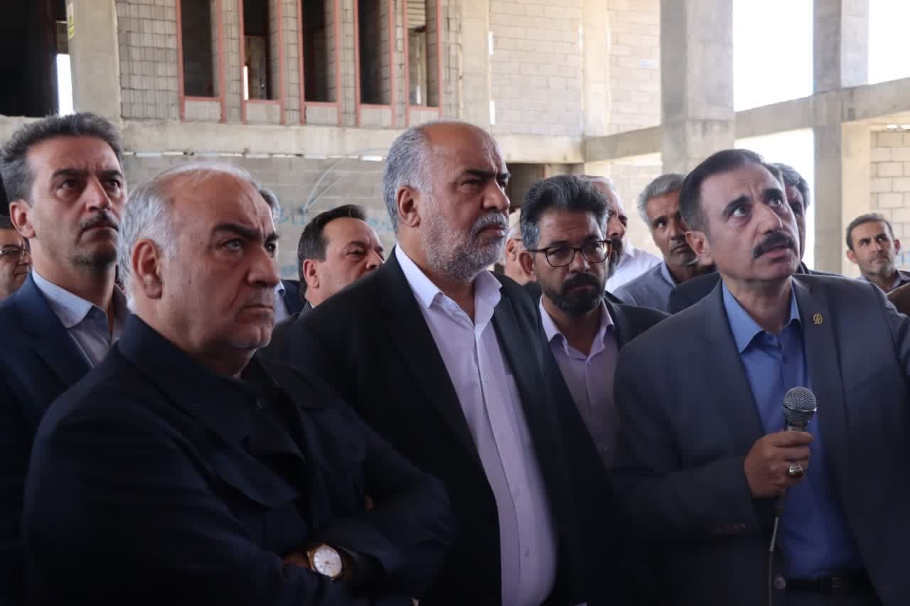 بازدید معاون وزیر راه و شهرسازی و مدیرعامل شرکت ساخت و توسعه زیربناهای حمل‌ونقل کشور از پروژه ایستگاه راه‌آهن ابرکوه