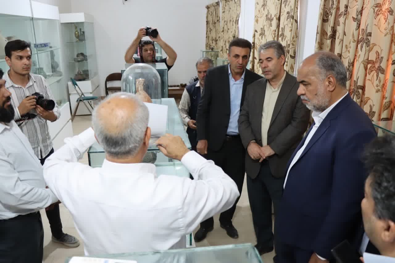 بازدید محمد رضا صباغیان و معاون وزیر میراث فرهنگی کشور از موزه تاریخی بهاباد