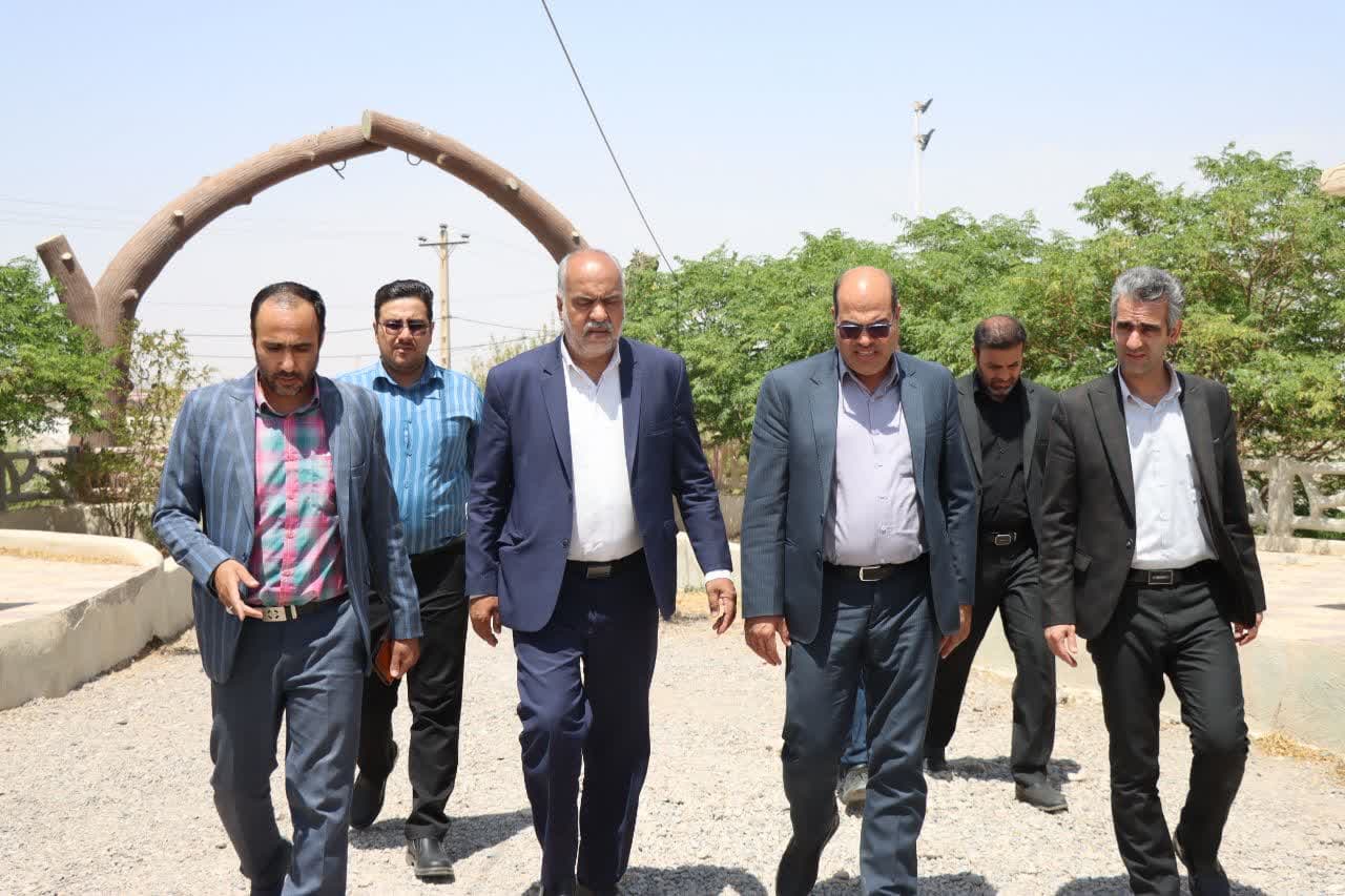 بازدید محمدرضا صباغیان از پارک روستای میرک‌آباد