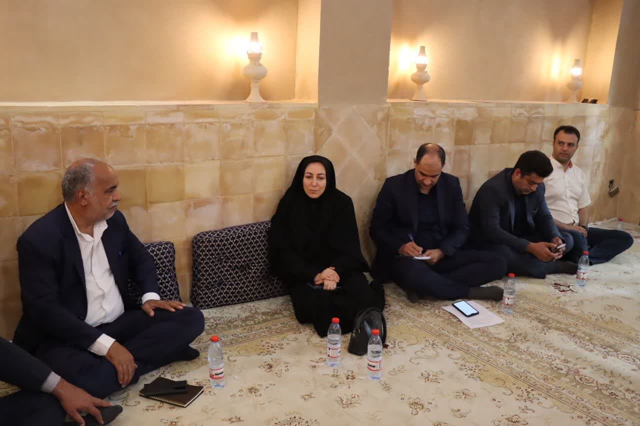  نشست محمدرضا صباغیان با مدیر کل ارتباطات و فناوری اطلاعات استان در شهرستان مهریز