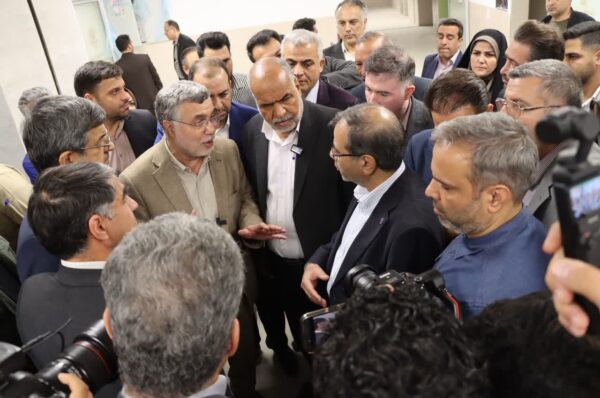 بازدید وزیر بهداشت، درمان و آموزش پزشکی، محمد رضا صباغیان نماینده مردم در مجلس شورای اسلامی ، استاندار یزد و دیگر مسئولین مربوطه کشوری و استانی از بیمارستان در حال ساخت ۹۶ تختخوابی شهرستان بافق