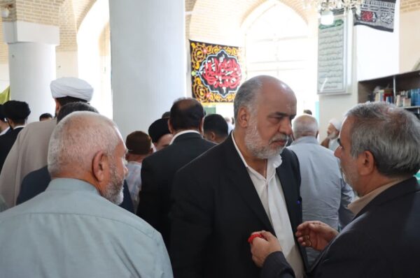 حضور محمد رضا صباغیان نماینده مردم در مجلس شورای اسلامی در نماز جمعه دهستان بهادران شهرستان مهریز