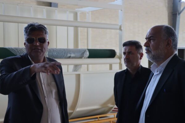 بازدید محمد رضا صباغیان از کارخانه در حال احداث شبانخ در شهرستان ابرکوه