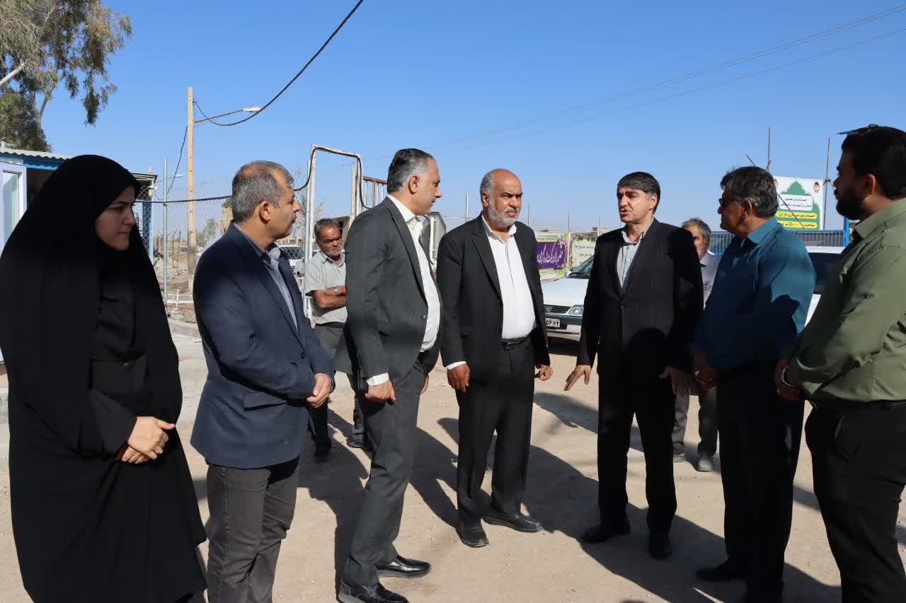 بازدید محمدرضا صباغیان از پارکینگ ویژه خودرو های سنگین شهرستان بافق