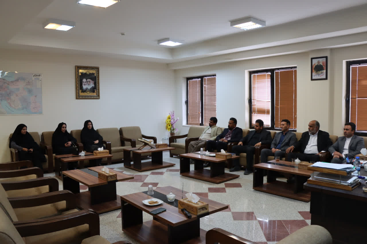 🚨نشست محمدرضا صباغیان با جمعی از معلمان دغدغه‌مند شهرستان خاتم