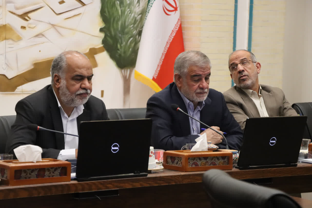 🚨 نشست محمدرضا صباغیان و مجمع نمایندگان استان یزد با رئیس سازمان مدیریت و برنامه‌ریزی استان