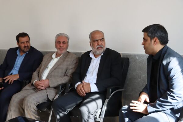 بازدید محمدرضا صباغیان از مدرسه شهید امینی‌پور