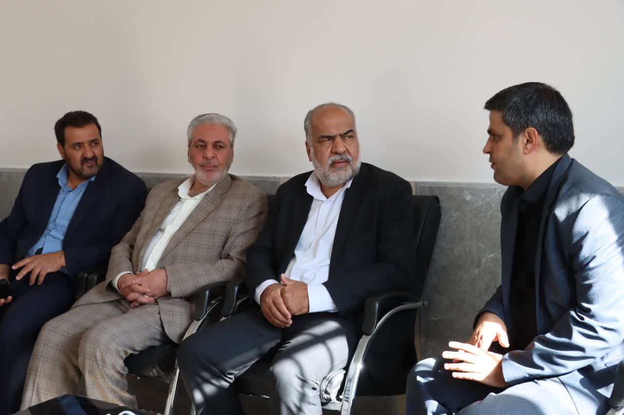 بازدید محمدرضا صباغیان از مدرسه شهید امینی‌پور