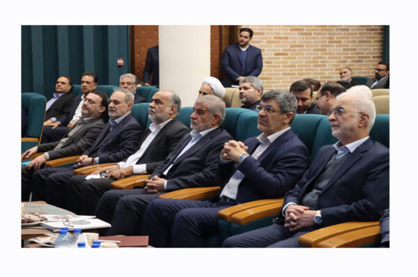 برگزاری نشست شورای اداری استان یزد با حضور اسکندر مؤمنی، وزیر کشور