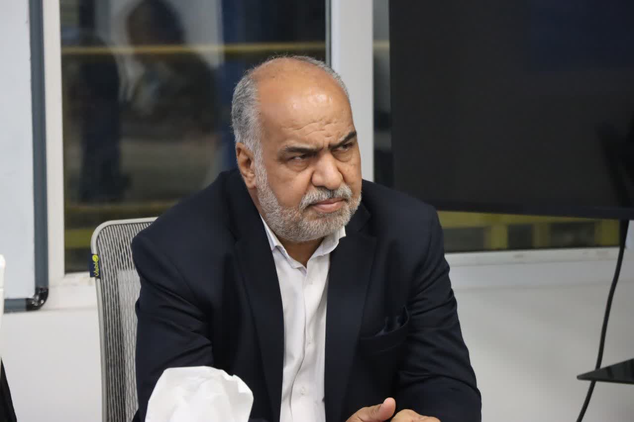 نشست محمدرضا صباغیان با مدیرعامل واحد تولیدی «عصر نوین» شهرستان بهاباد