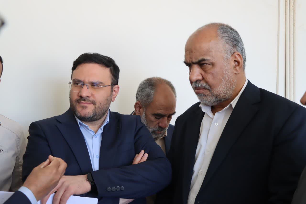 بازدید محمدرضا صباغیان به‌همراه معاون سازمان تأمین اجتماعی از شعبه تأمین اجتماعی شهرستان مروست